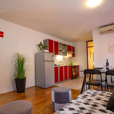 Apartment Kika พูลา ภายนอก รูปภาพ