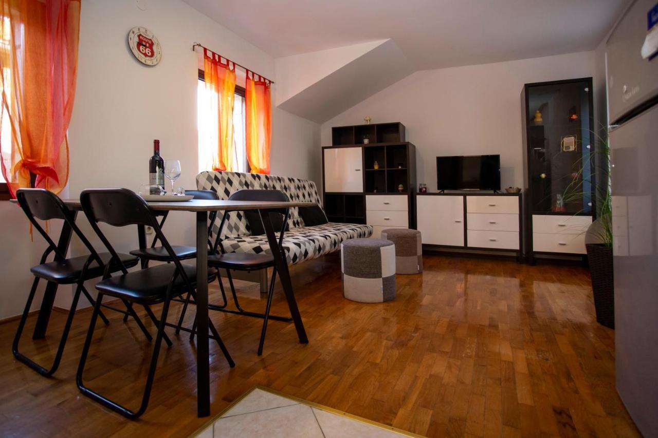 Apartment Kika พูลา ภายนอก รูปภาพ
