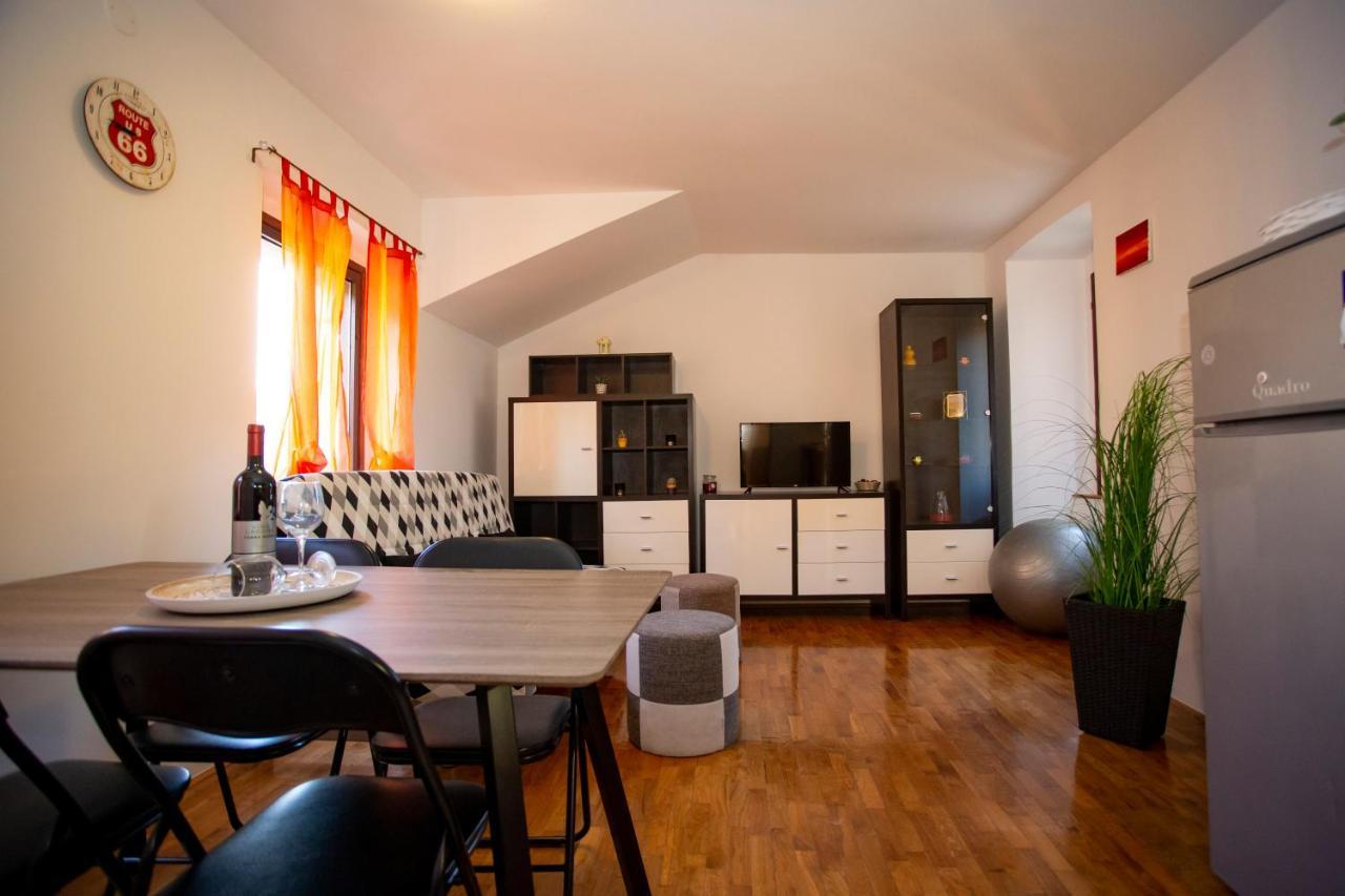 Apartment Kika พูลา ภายนอก รูปภาพ
