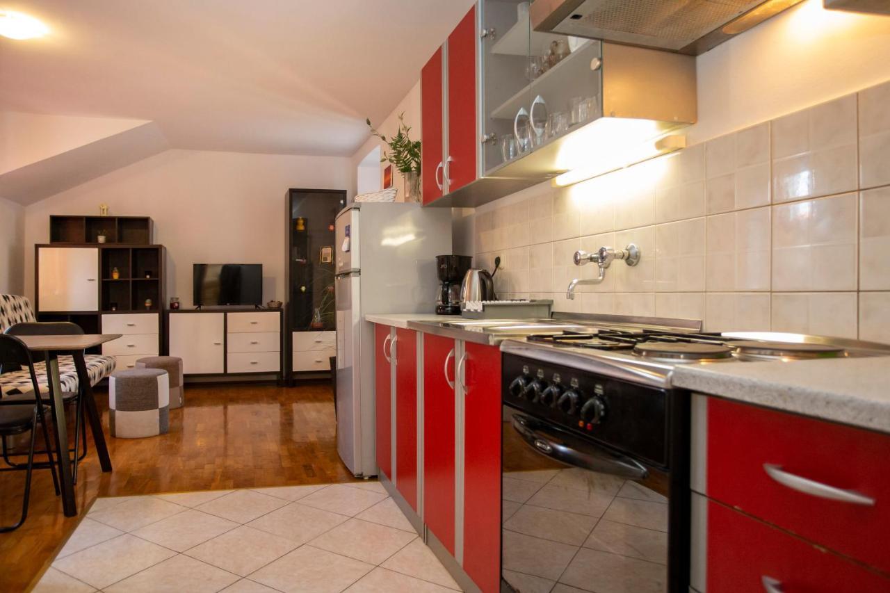 Apartment Kika พูลา ภายนอก รูปภาพ