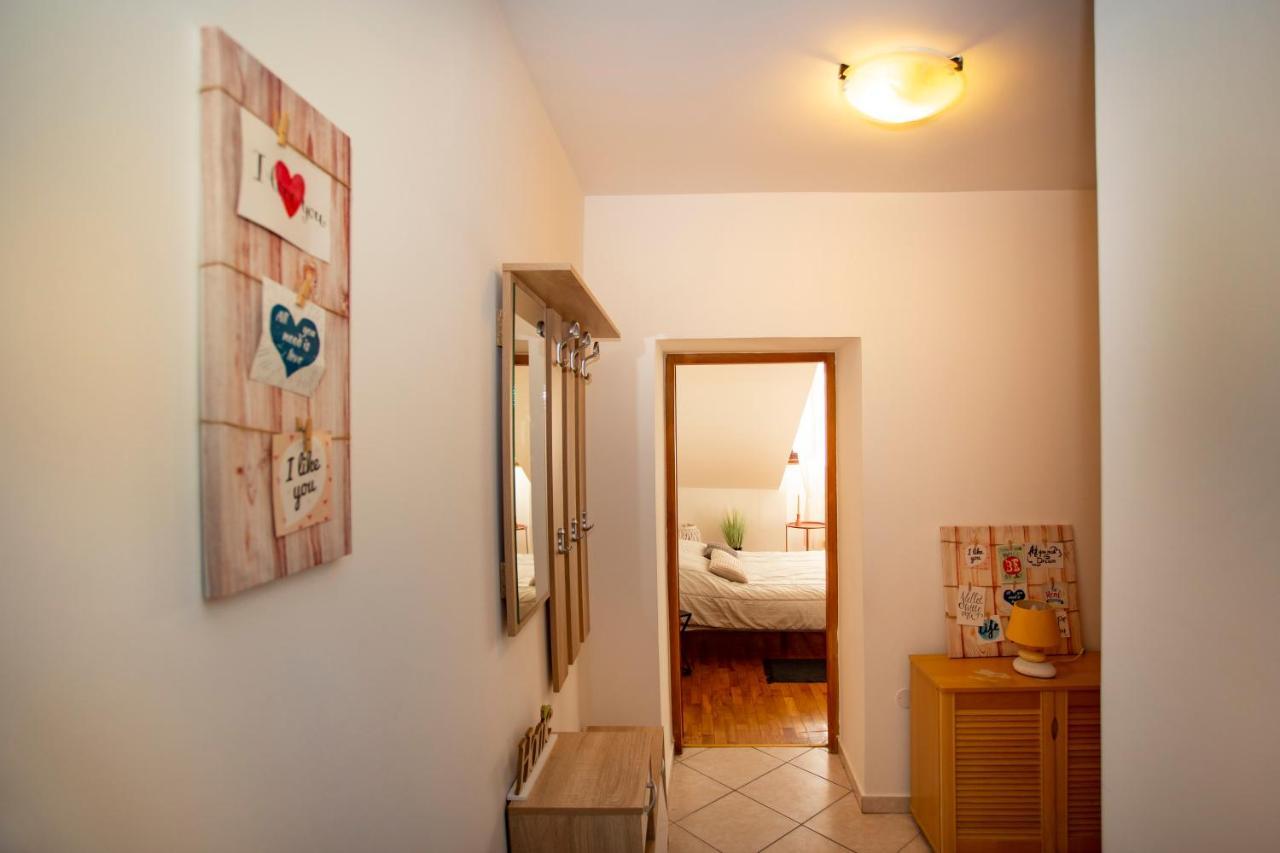 Apartment Kika พูลา ภายนอก รูปภาพ