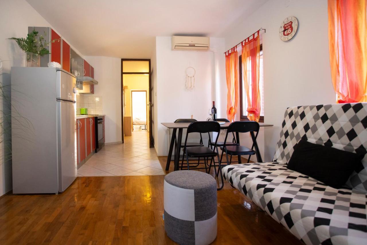 Apartment Kika พูลา ภายนอก รูปภาพ