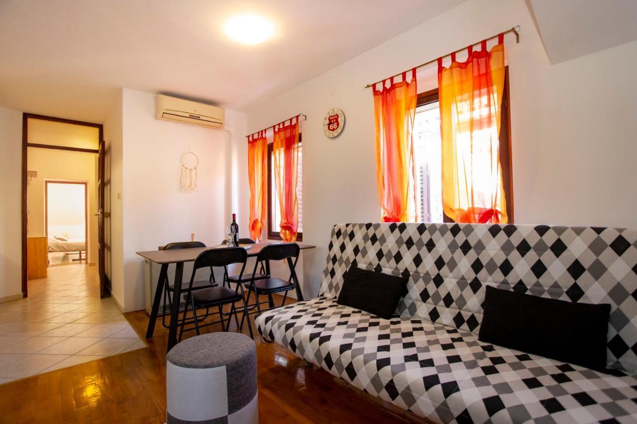 Apartment Kika พูลา ภายนอก รูปภาพ