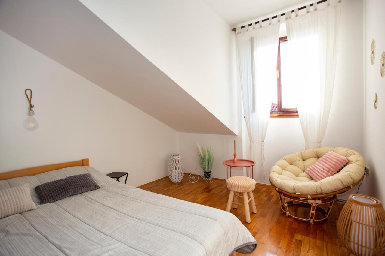 Apartment Kika พูลา ภายนอก รูปภาพ