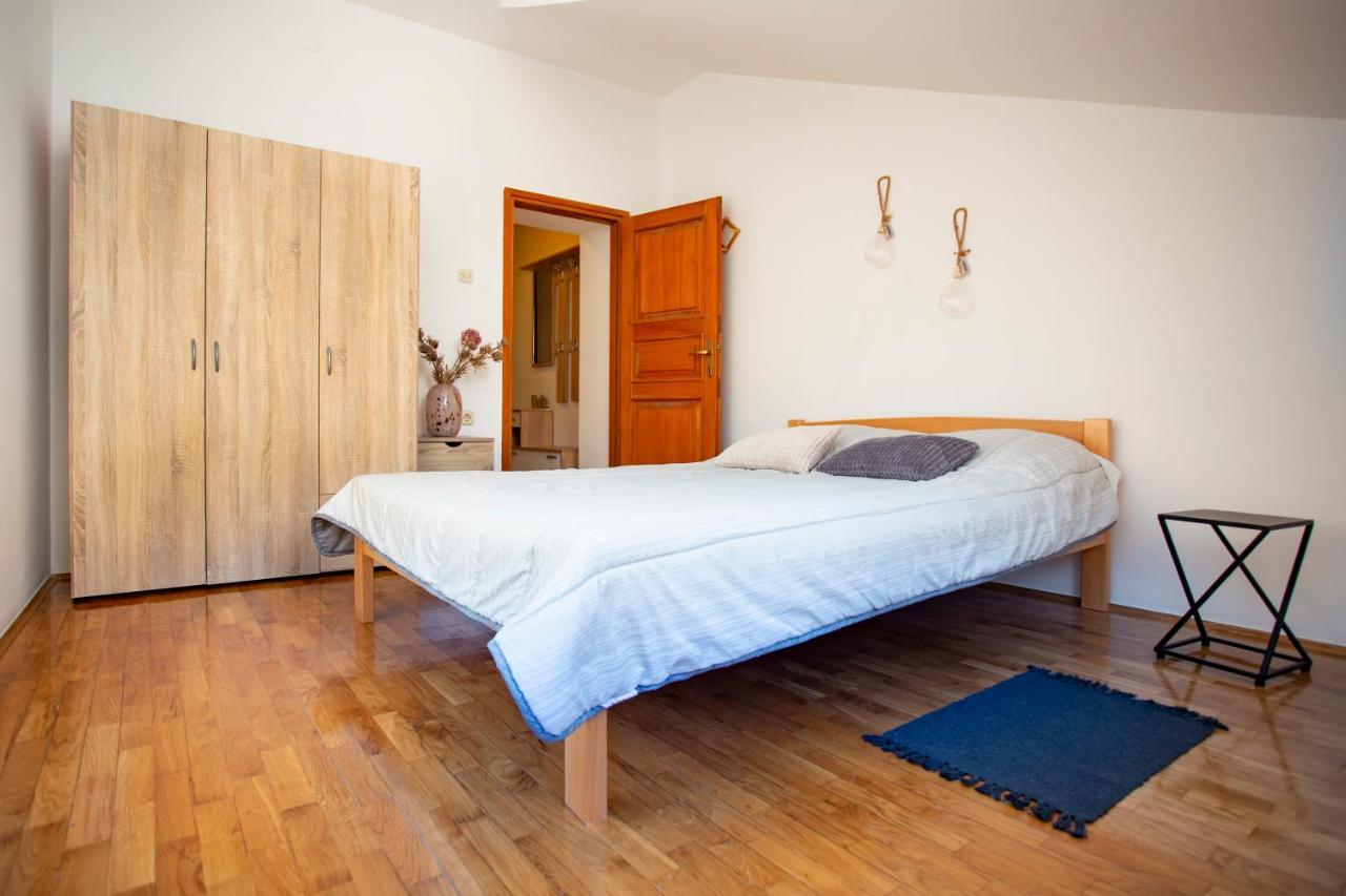 Apartment Kika พูลา ภายนอก รูปภาพ